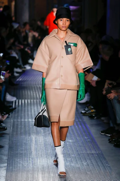 Look 38
